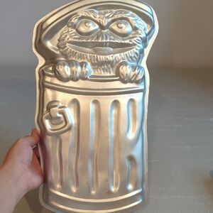 Vinatge Oscar the Grouch Cake Pan 1977 Muppets